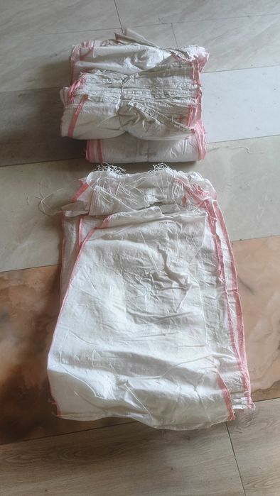 Мешки на мусор или на корм.