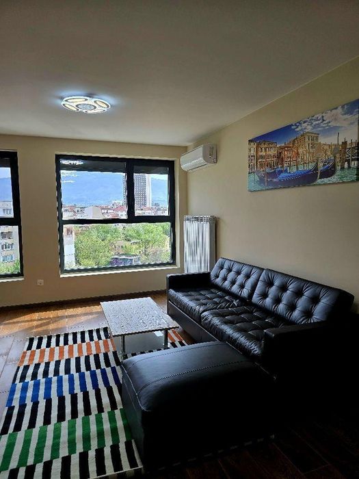 Двустаен апартамент в Центъра на София.