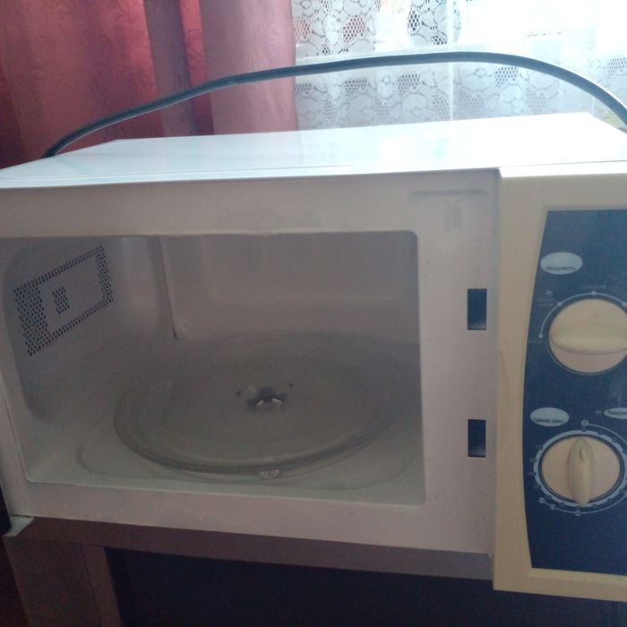 Продам микроволновую печь.