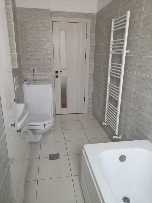 Vând apartament 2 camere în bloc nou.
