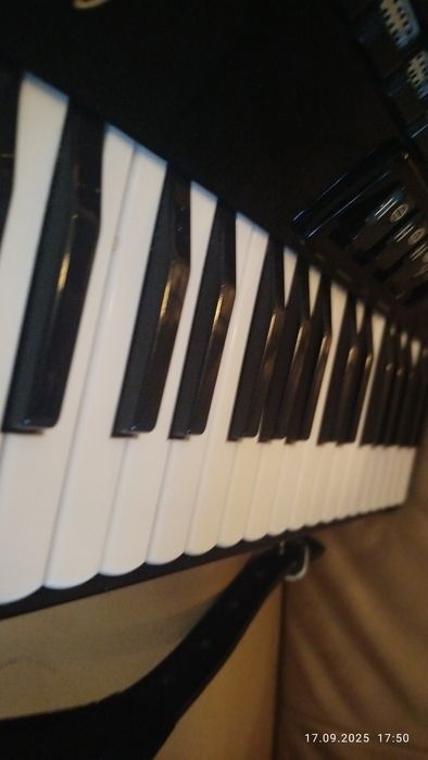 Акордеон 3/4, с мелодични Баси, b гриф