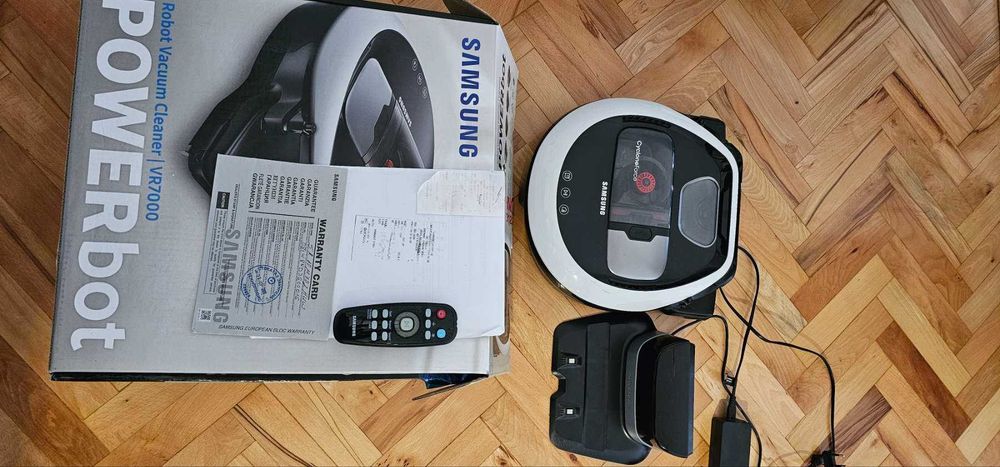 Прахосмукачка робот-SAMSUNG VR-10M702HUW/GE-като нова