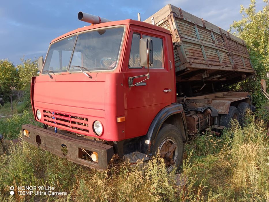 Продам камаз 5320 самосвал, на ходу, прицеп сельхозник, торг уместен