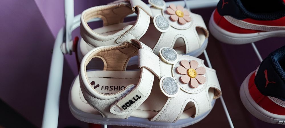 Разпродажба детски обувки