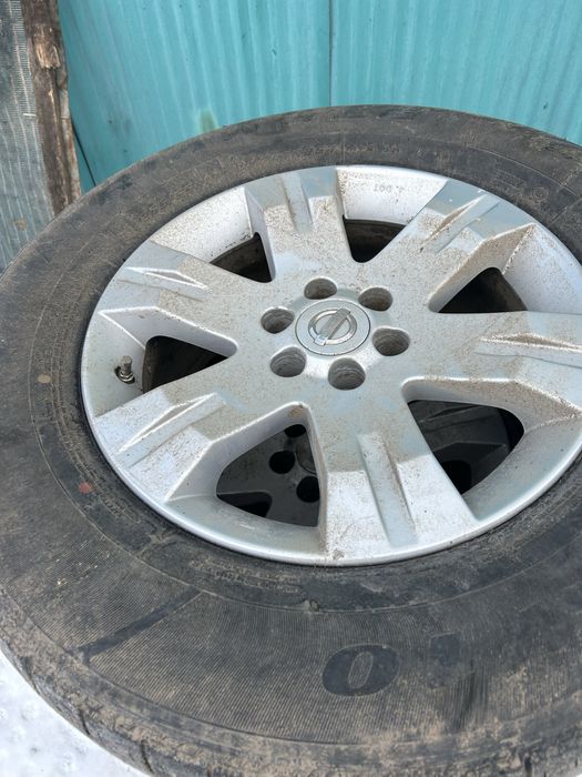 Диски с резиной  R 17 ,стояли на ниссан патфайндер r51 , лето