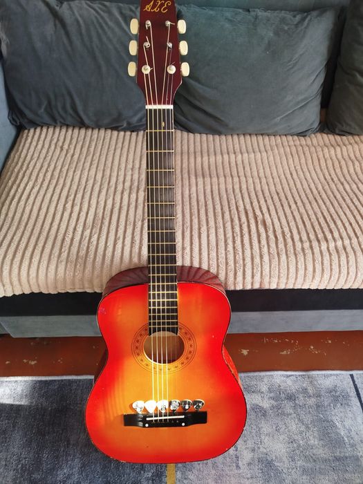 Гитара акустическая с комплектацией