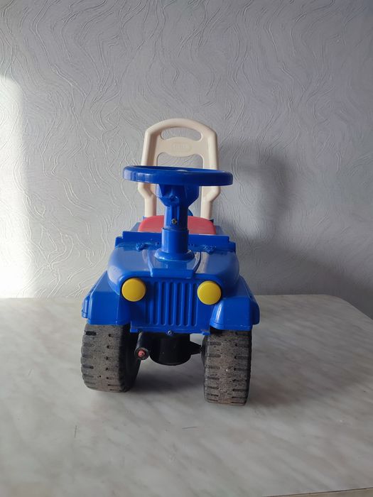 Продам детскую машинку- талакар