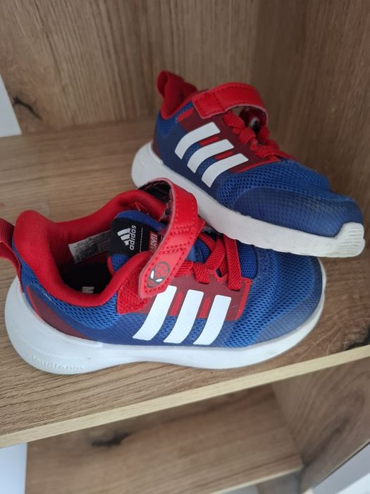 Адидас маратонки 21 номер