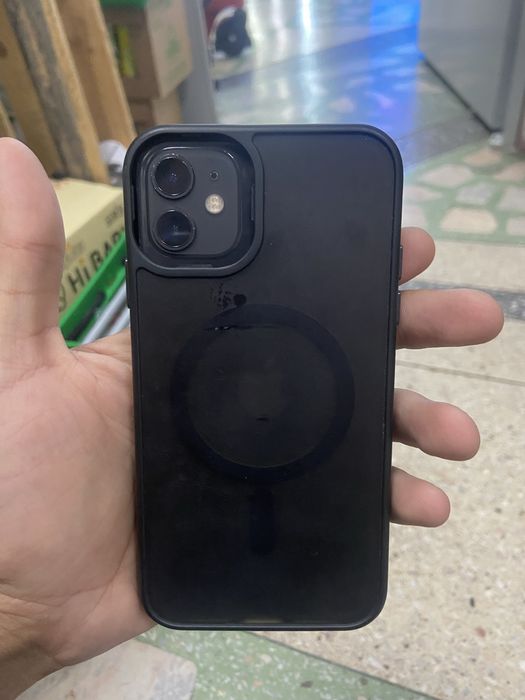 Продам айфон 11 64гига