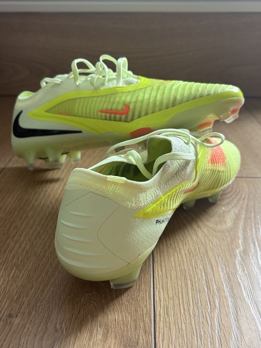 Професионални бутонки Nike Phantom Elite