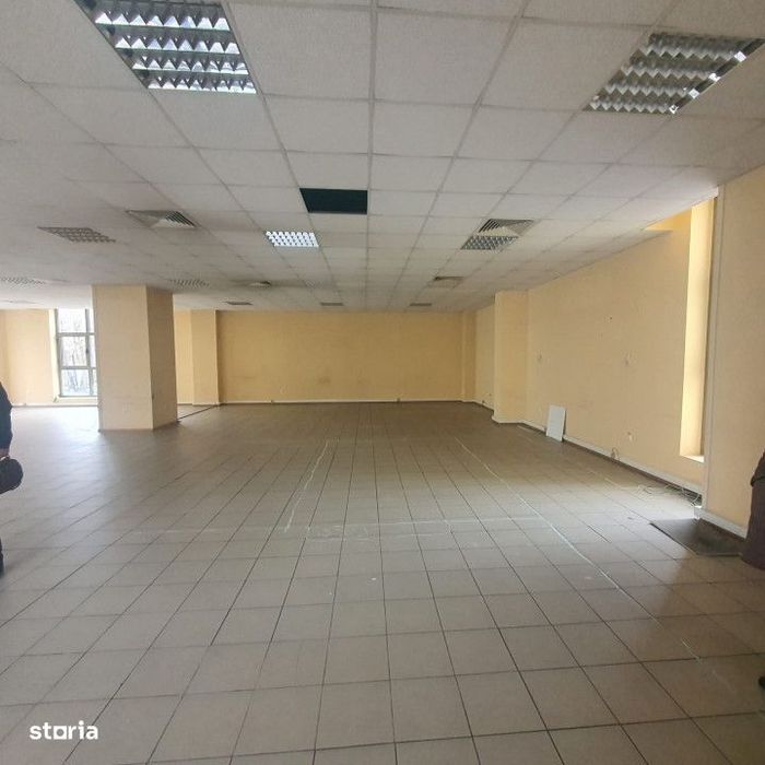 Spatiu Ultracentral, etaj 1, suprafata = 200 mp