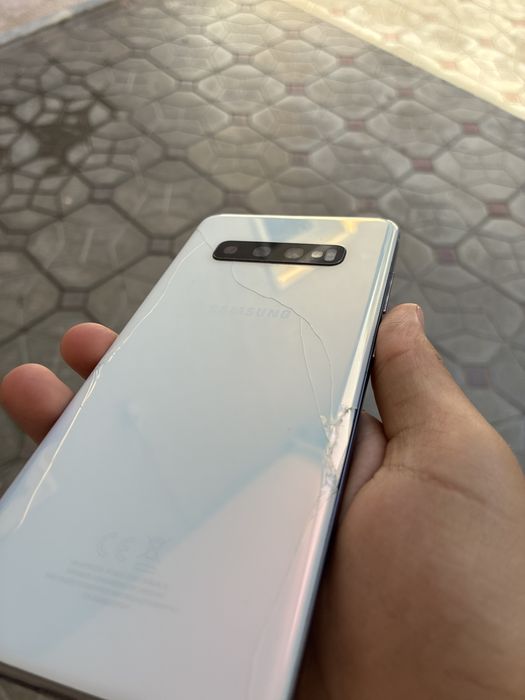 Samsung s10+ б/у