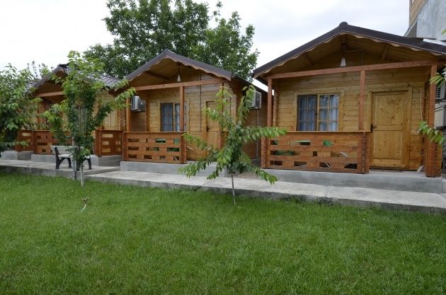 Vând căsuțe din lemn