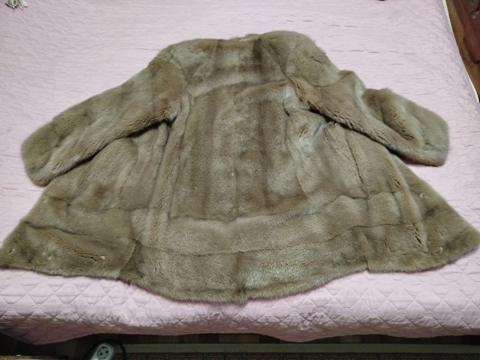 Продам норковую шубу