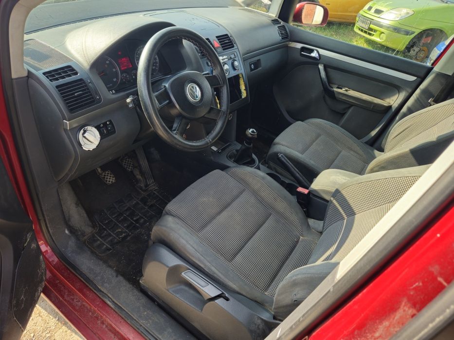 Фолксваген Туаран 2.0 136к.с на части VW Touran 2.0tdi 136 na chasti