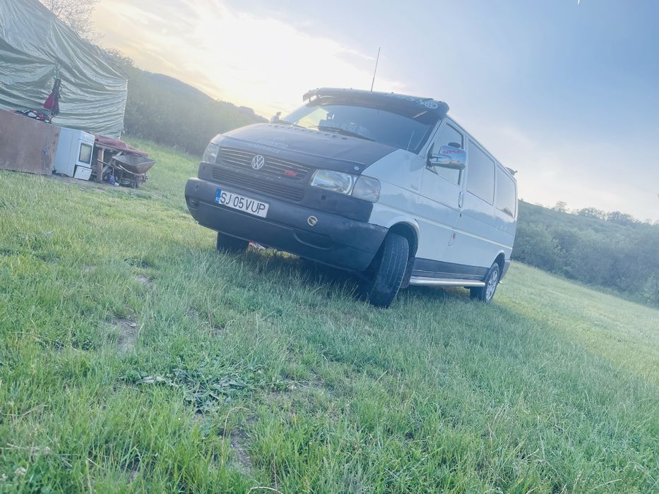 Vand wv t4 transporter an 2002. 8+1 102cai  locuri  merge si trage foarte bine nu bate nu troncane  acte la zi fiscal pe loc