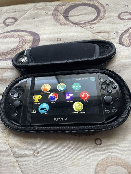 Продавам PS Vita конзола