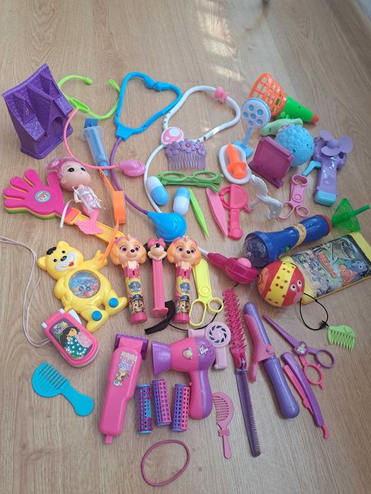 Голяма къща за кукли,различни забавни играчки