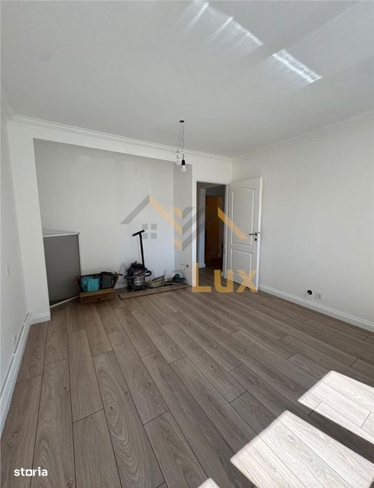 Apartament 3 camere de vanzare, str. Marasesti