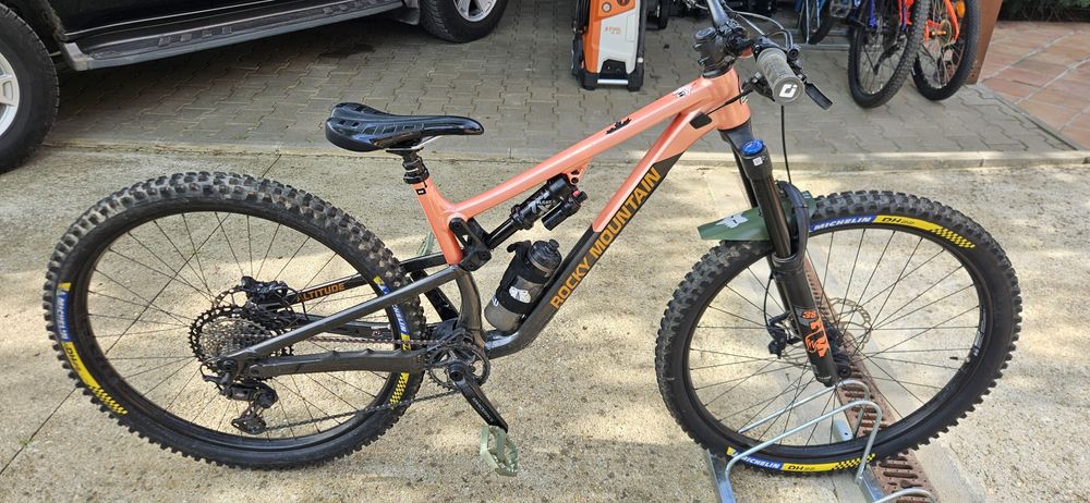 MTB ROCKY MOUNTAIN full suspension, size MD, 29