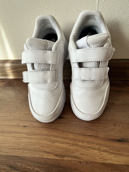 Маратонки adidas