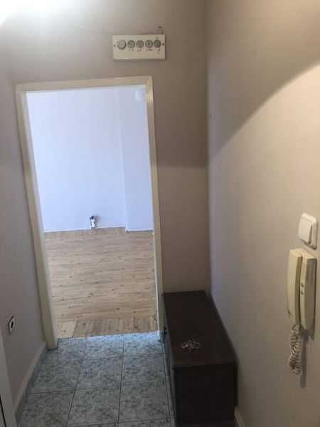 Дава се под наем Двустаен апартамент в Бургас, Изгрев - 47 кв.м за 125 € - Снимка #5