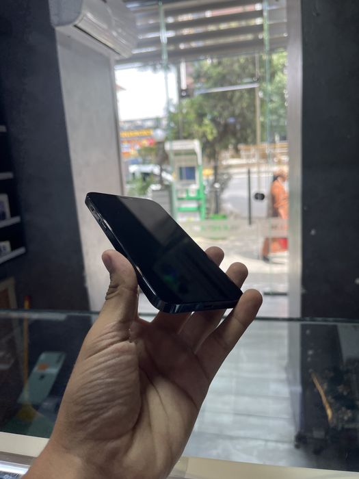 Iphone 12 pro sotiladi