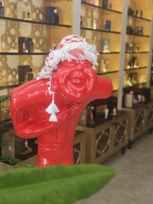 Statueta decor magazin, receptie