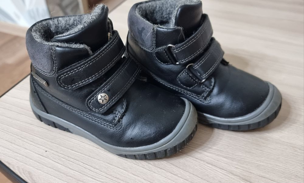 Продам детские демисезонные ботинки