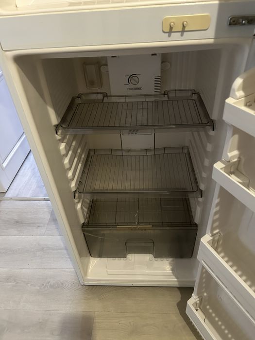 Холодильник SAMSUNG SR-268