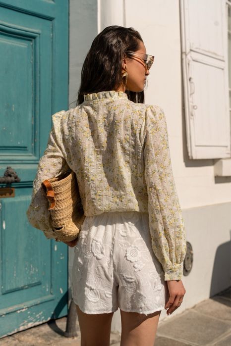 Риза с десен цветя