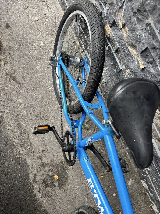 Bicicletă copii B’TWIN Racing Boy 20” – stare bună