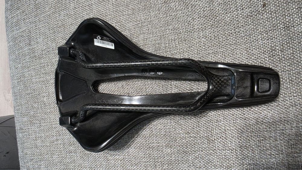 Sa scaun carbon Prologo Nago R4 Pas  stare foarte buna