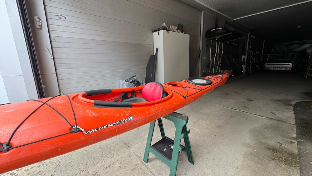 Каяк Wilderness Systems TSUNAMI 160 с рул