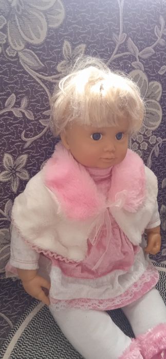 Продам интерактивную куклу "Настенька".