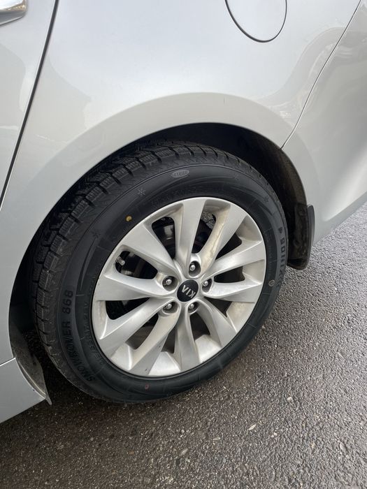 KIA диски 2 комплекта шин