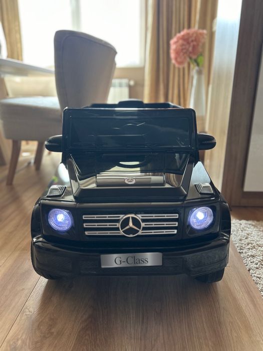 Акумулаторен джип MERCEDES-BENZ с родителски контрол