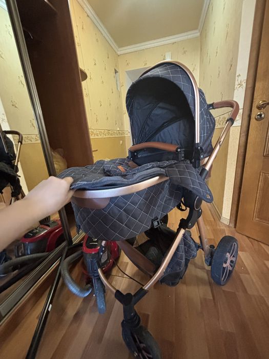 Детский стол на роликах,