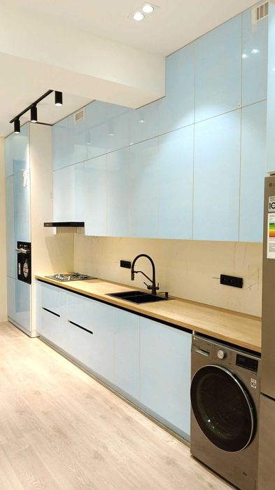 Кухонный мебель на заказ - в стиле Хай-тек (Hi-tech)