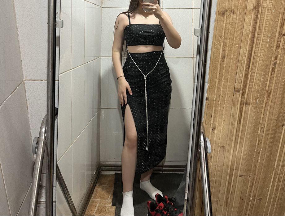 rochie cu umerii goi
