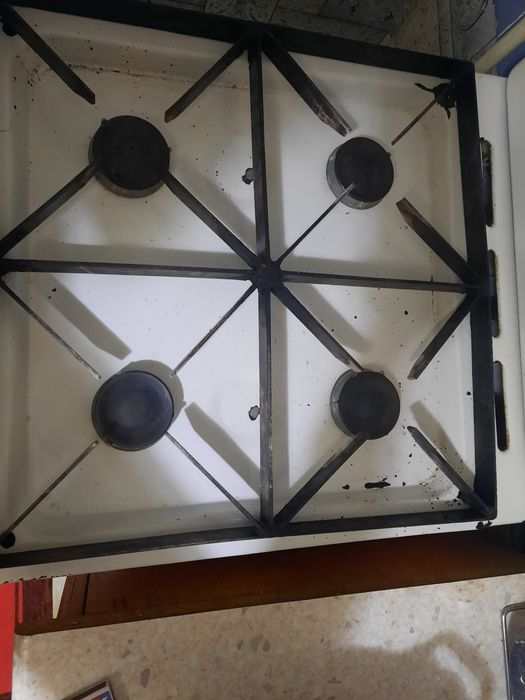 Газ плита сотилади, Россияда ишлаб чикилган Холати яхши