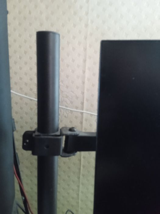 Монитор MSI 144 герца игровой с кранштейном