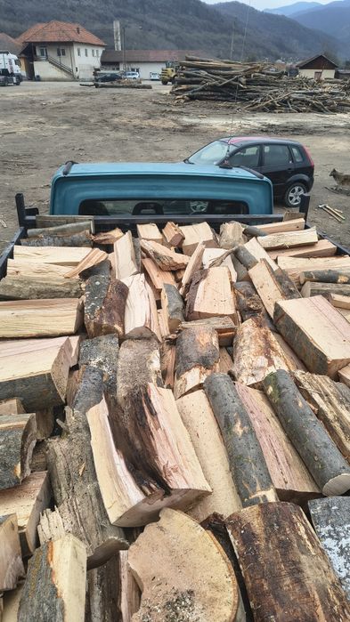 Lemn de foc esență tare...