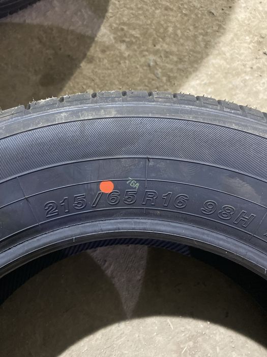 Продам Срочно шины Оригинал Якохама.