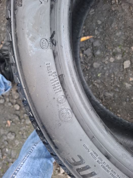 Vand 2 anvelope 305 40 20 brigestone bune de vara ca noi dot 2022