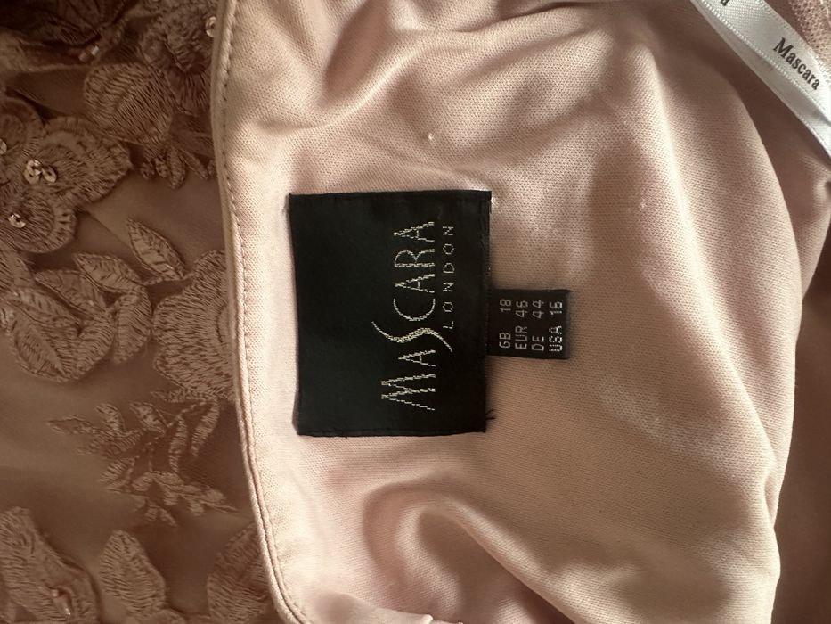 Официална рокля за повод