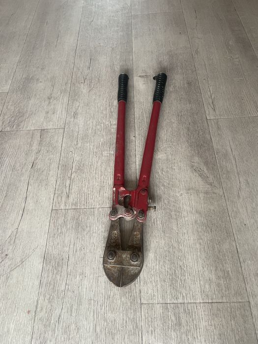 Продам инструмент слесарный недорого