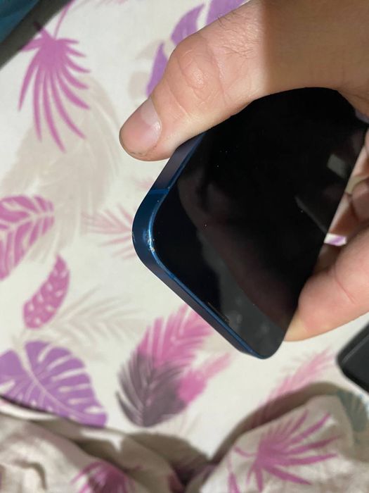 Продам iPhone 13