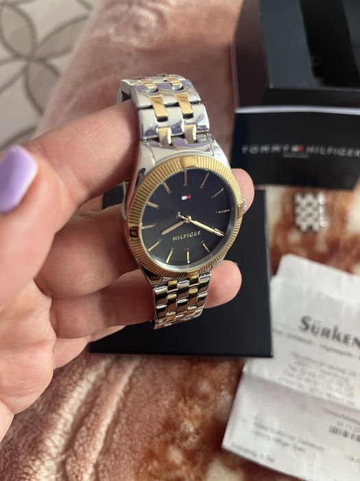 Дамски часовник tomy hilfiger