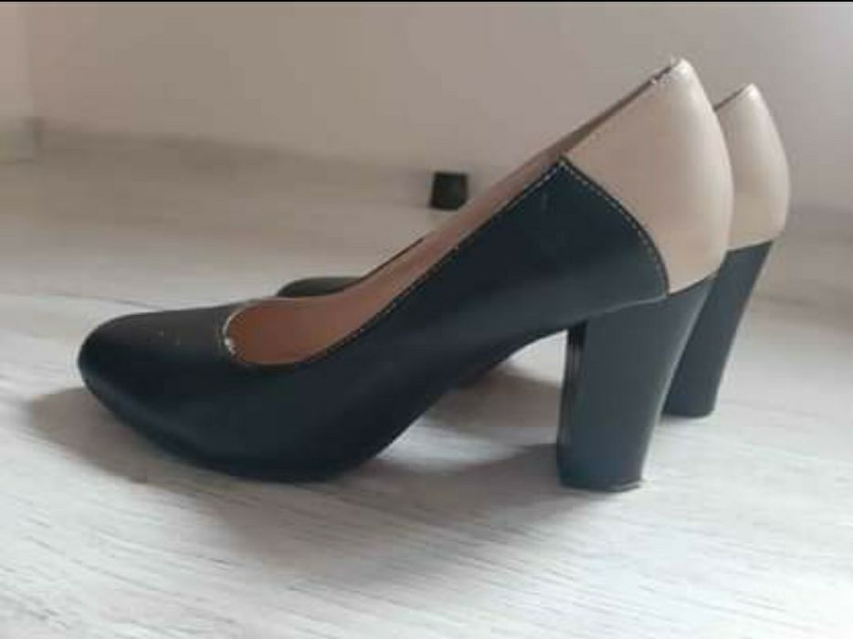 Pantofi eleganți